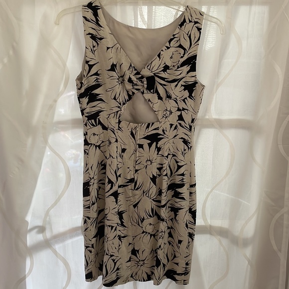 Positive Attitude Linen Blend Dress, Size 8P - Picture 4 of 5